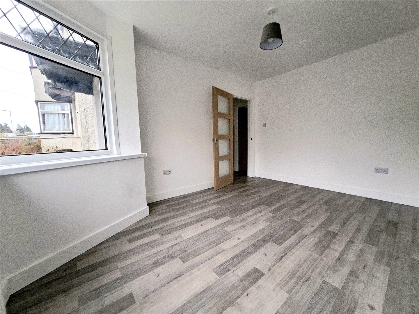 Ael-Y-Bryn Road, Fforestfach, Swansea, SA5 8JA